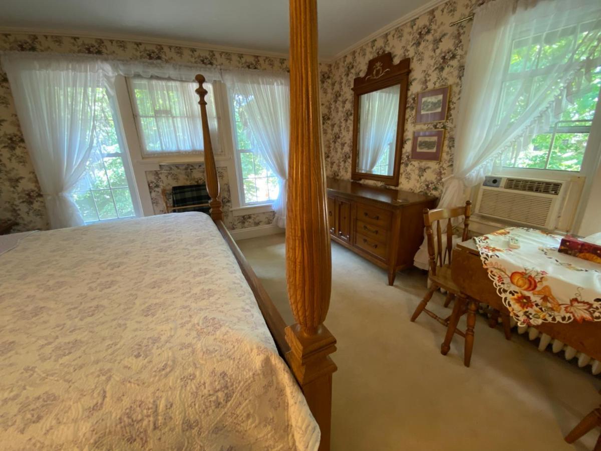 Bernard Gray Hall Bed And Breakfast Ниагара-он-те-Лейк Экстерьер фото
