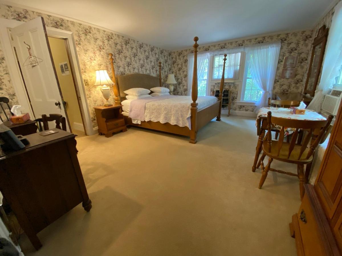 Bernard Gray Hall Bed And Breakfast Ниагара-он-те-Лейк Экстерьер фото